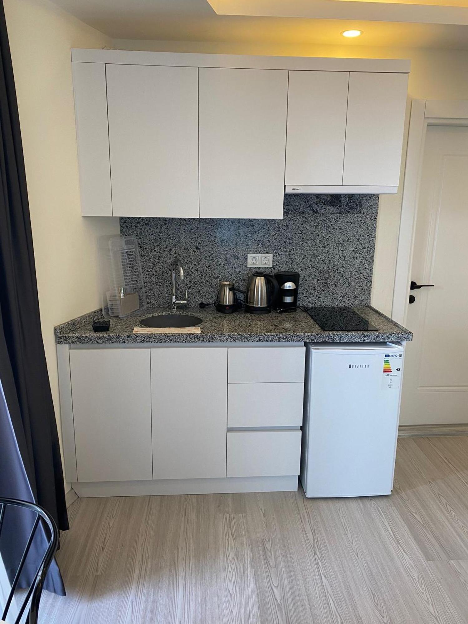 Hadrians Tower Aparthotel อันตัลยา ภายนอก รูปภาพ